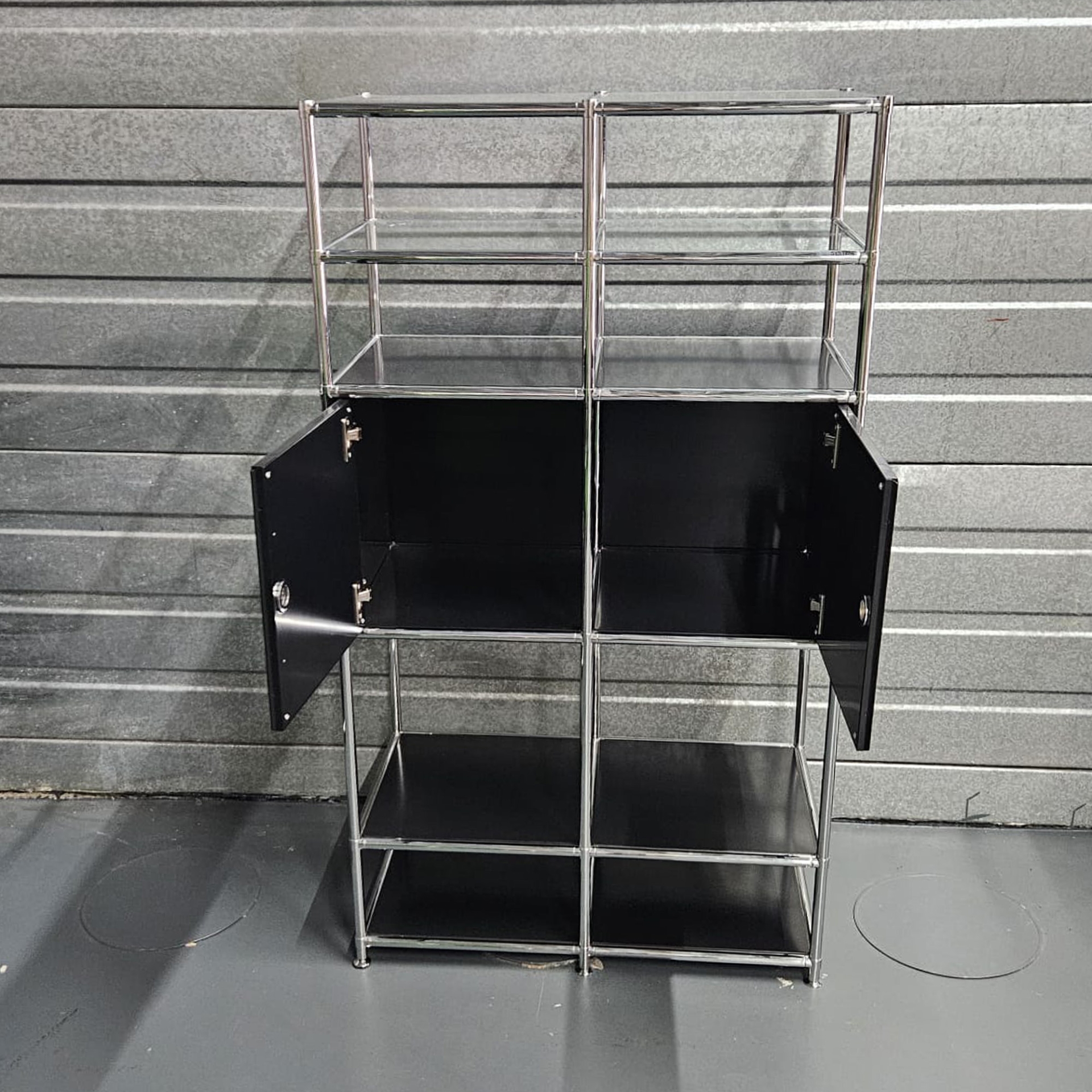 Shelf with double-door OUTLET 